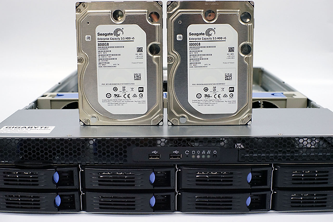 씨게이트 엔터프라이즈 캐퍼시티 3.5 하드디스크.