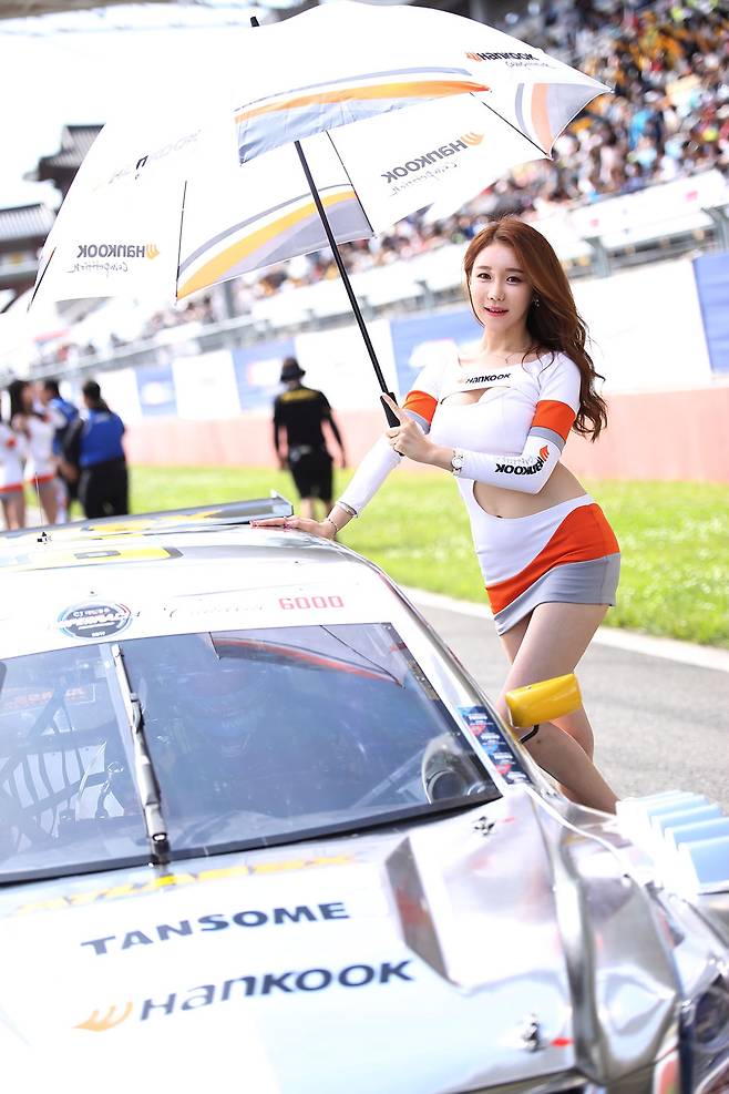 한국타이어 레이싱모델 민채윤 / 카조선