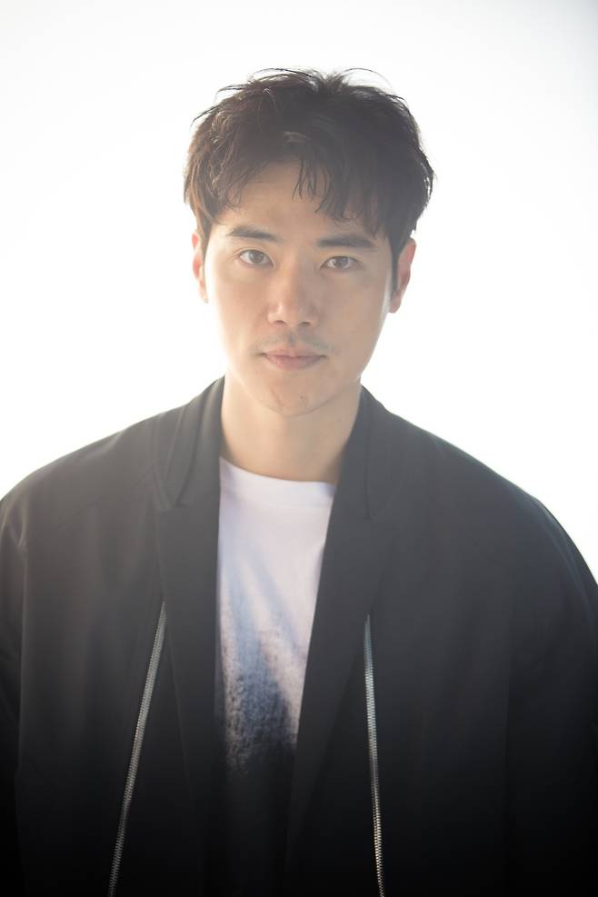 사진: 김강우 / 씨제스 제공