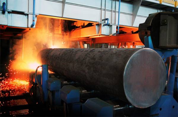 태웅의 부산 제강공장 내 연속주조설비에서 지름 1m 라운드블룸이 제조되고 있다. [사진 제공 = 태웅]