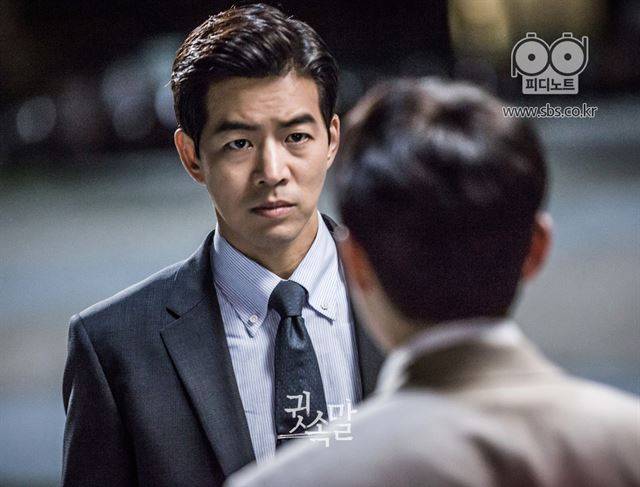 ‘귓속말’에서 이상윤은 판사 시절 자신의 과오를 바로잡으려는 변호사 이동준으로 분했다. SBS 제공