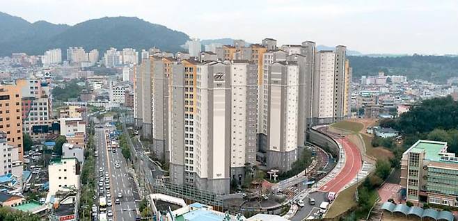 지난해 9월 입주한 광주광역시 남구 지역주택조합 아파트 `힐스테이트 백운`. 전용 84㎡ 타입의 경우 지난 2012년 조합원 모집 당시 분양가가 2억4000만원이었으나 현재 3억1000만원에 거래되고 있다. [사진 제공 = 현대엔지니어링