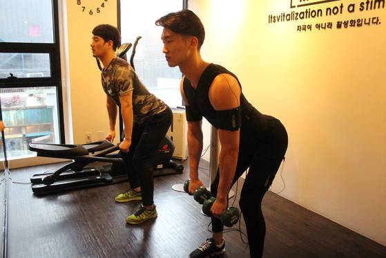 전기 자극 운동 장면. [사진EMS스튜디오]