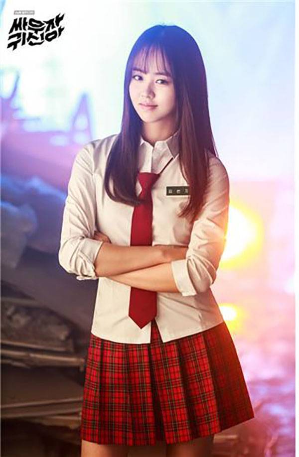 앞머리를 없애 여고생의 상큼한 느낌을 살린 배우 김소현: ⓒ MK스타일 /tvN