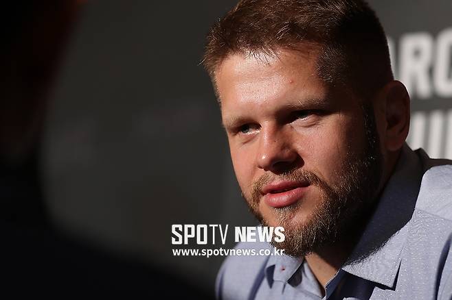 ▲ 마르신 티부라는 안드레이 알롭스키의 건강을 걱정했다.ⓒ곽혜미 기자