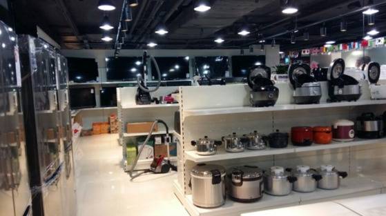 리퍼브 상품으로만 구성된 가전제품 코너. [사진 올랜드아울렛]