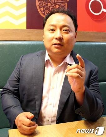 이재성 재밋섬파크 대표가 뉴스1 제주본부와 인터뷰를 하고 있다. 2017.06.23/뉴스1 © News1 안서연 기자