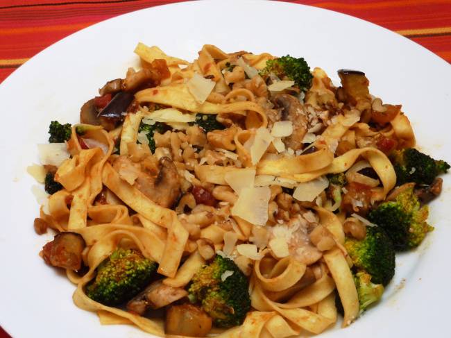 Vegetable fettuccine (Linda Gassenheimer/TNS)