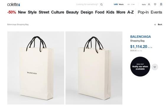 발렌시아가가 이케아 장바구니에 이어 종이 쇼핑백을 모방한(?) 가방을 내놨다.가격은 125만원으로 판매 즉시 품절됐다./사진=꼴레트