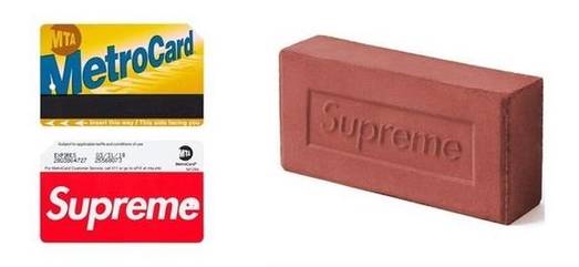 슈프림 로고가 들어가 완판된 지하철 카드와 벽돌/사진=슈프림