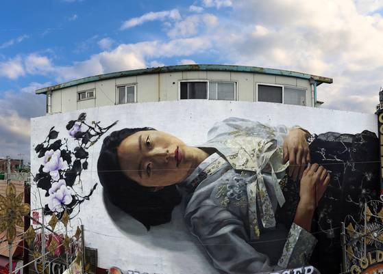 경기도동두천시 건물 외벽에 그린 그래피티. [사진 심찬양]