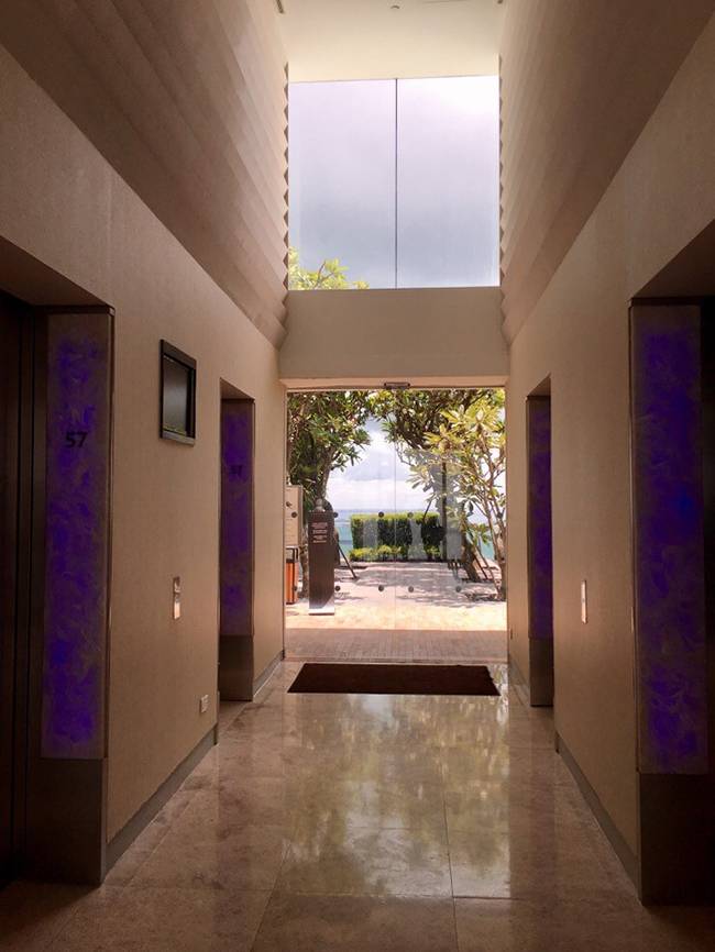 호텔 57층에 위치한 마리나베이샌즈 인피니티풀