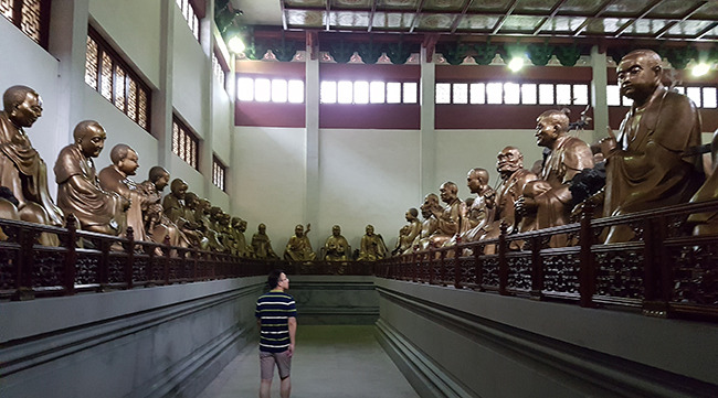 중국 선종 십찰(十刹) 중 하나인 항저우 영은사(靈隱寺) 108 나한 동상.