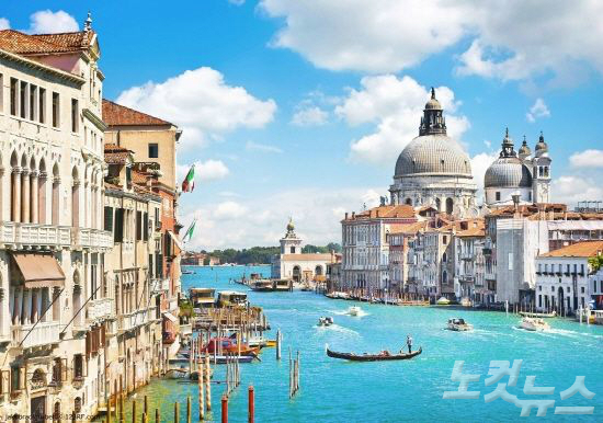 여름에 오면 베네치아 대표 축제 중 하나인 ‘아트 비엔날레’를 볼 수 있다. (사진=인터파크투어 제공)