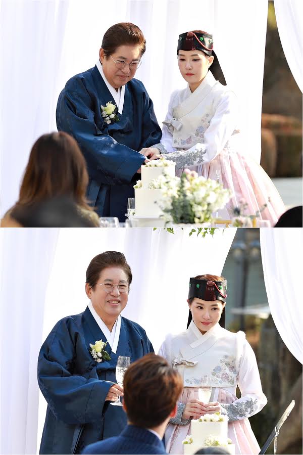 '품위있는 그녀'의 복동 커플 김선아와 김용건의 결혼식 현장이 포착돼 관심을 끈다.