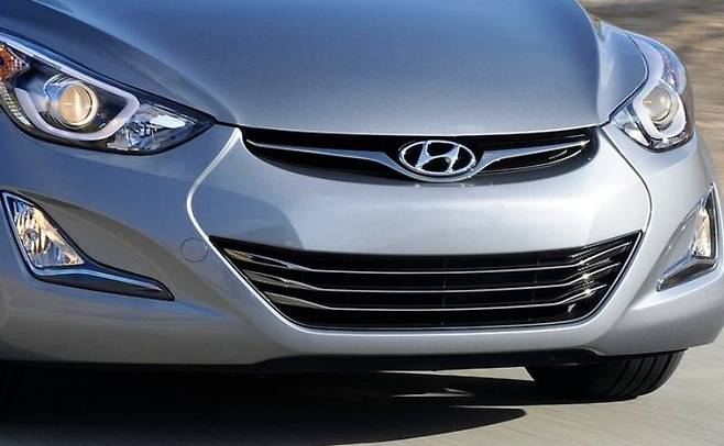 아반떼MD에 적용된 헥사고날 그릴