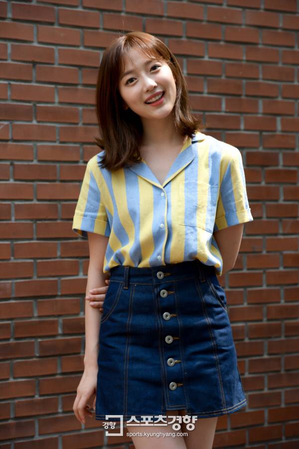 KBS2 월화극 <쌈, 마이웨이> 출연한 배우 표예진이 6일 서울 중구 정동 경향신문에서 인터뷰 전 포토타임을 갖고 있다. 2017.07.06 / 이석우기자 foto0307@kyunghyang.com