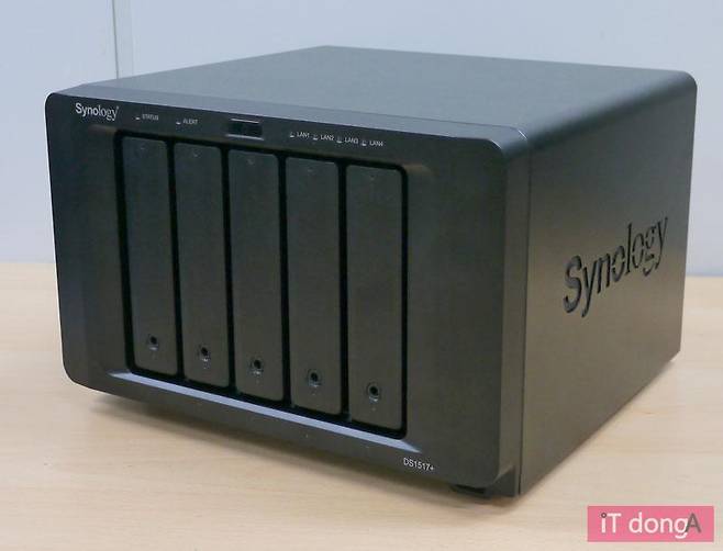 시놀로지 DS1517+