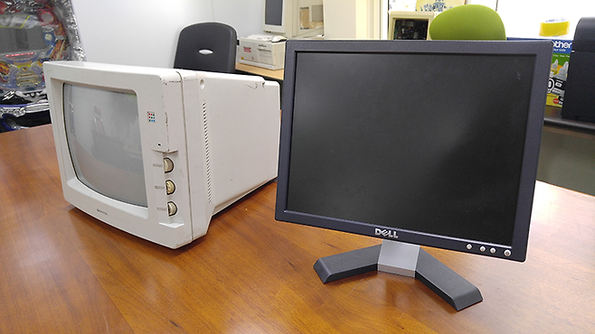 CRT에서 LCD로 넘어오면서 번인 현상은 크게 줄었다