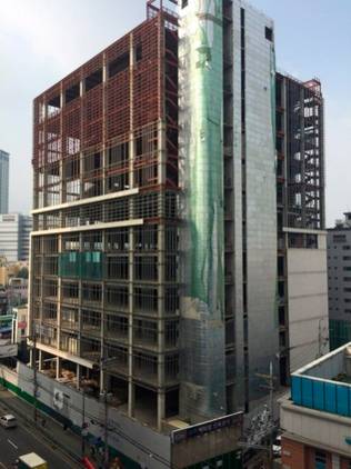 서울 관악구 신림동 1433-1 일대 신림백화점이 골조만 갖춘 채 공사가 중단돼 장기 방치돼 있다. /이상빈 기자