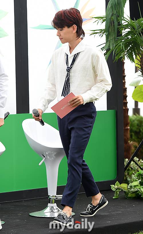 ▲ 백현 '머리 어떤가요?'