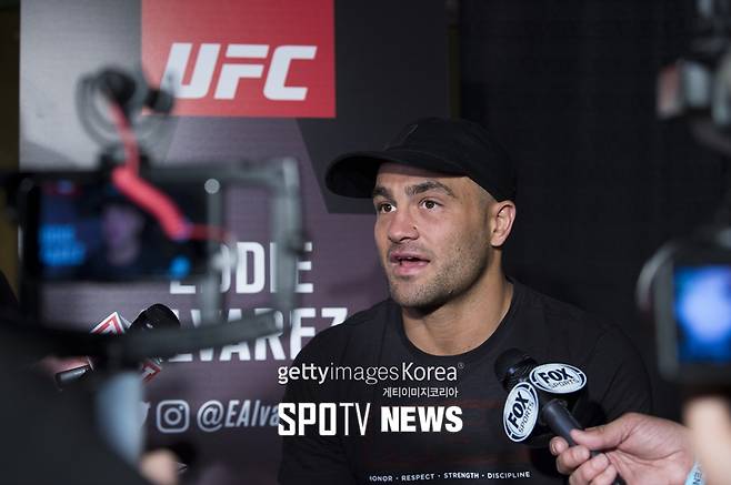 ▲ 에디 알바레즈는 코너 맥그리거에게도 승산은 있다고 말했다.