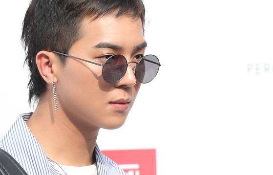 울프컷이 정말 유행할까? 스타일리시한 울프컷을 선보인 위너 멤버 송민호. [사진 중앙포토]