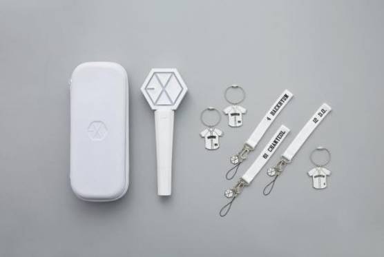 11번가에서 단독 판매됐던 아이돌그룹 엑소의 굿즈./사진=11번가