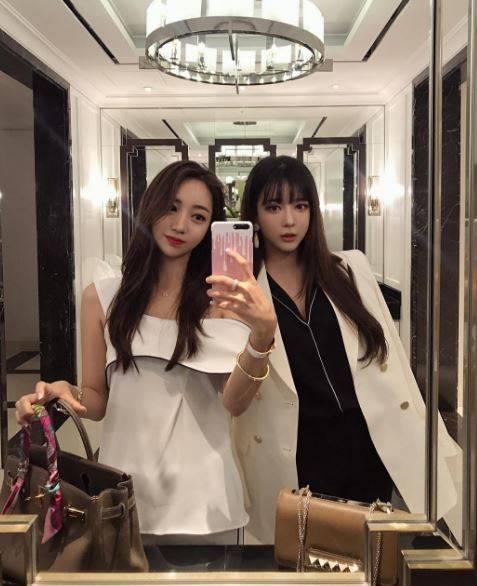 문야엘(왼쪽)과 윤아라. [사진 문야엘 인스타그램]
