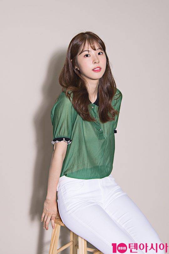 배우 서은수가 서울 중구 청파로 한경텐아시아에서 인터뷰를 갖기에 앞서 싱그러운 매력을 뽐내고 있다. /사진=이승현 기자lsh87@