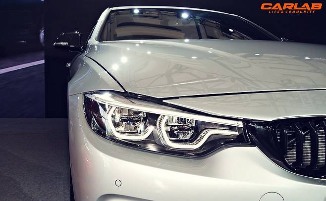 어댑티브 LED 헤드램프 (선택사양)