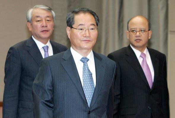 임채진 전 검찰총장(가운데). 박종식 기자 anaki@hani.co.kr