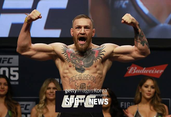 ▲ 코너 맥그리거는 몸 여기저기에 문신을 새겼다.