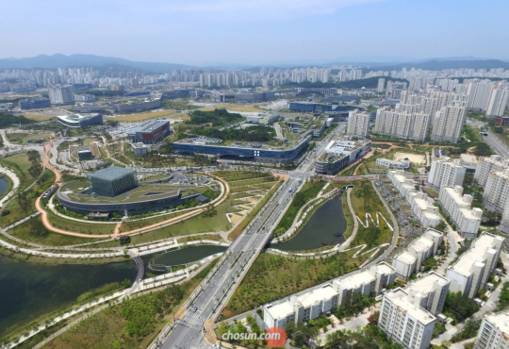 정부세종청사를 중심으로 한 세종특별자치시의 전경./신현종 기자