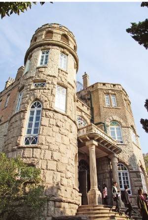 결혼사진 명소로 중국인들에게 인기가 높은 바다관(八大觀) 풍경구.