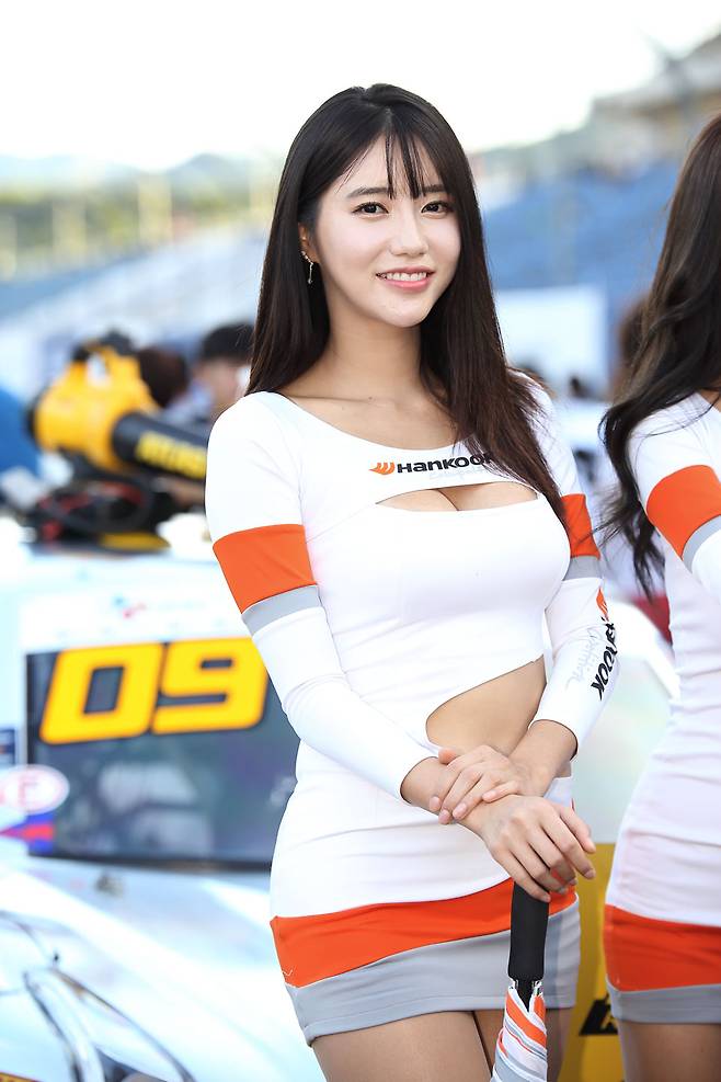 한국타이어 레이싱모델 임솔아 / 카조선 포토그래퍼 네이비씰
