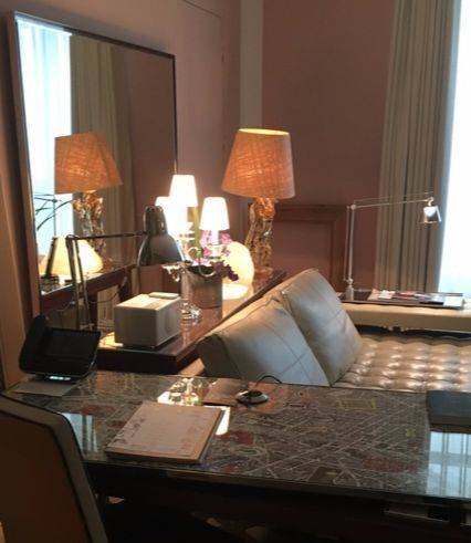 로얄 몽소 래플스 파리의 객실 내부. 유지연 기자.