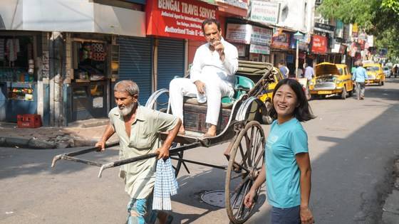 인도 3대 도시 콜카타. 2017년 현재도 인력거꾼이 도심을 활보한다.