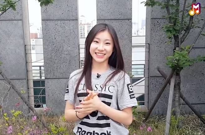 식스틴 채령 채연