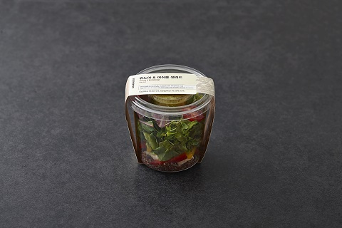 올가니카 클렌즈 샐러드퀴노아&amp;머쉬룸 샐러드 121kcal/6,800원-식물성 단백질로 꽉 차 있는 샐러드다. 버섯에 파프리카도 더해 색감에도 신경을 썼다.