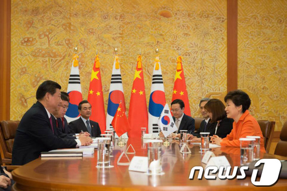 박근혜 대통령과 시진핑  중국 국가주석이 지난해 7월 3일 청와대에서 정상회담을 하고 있다. (청와대) 2014.7.3/뉴스1 / (서울=뉴스1) 박철중 기자 © News1