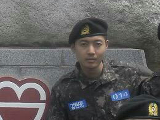 김현중 아버지가 '친자확인 거부' 보도에 불쾌감을 드러냈다. ⓒ 육군30사단 신병교육대대 카페