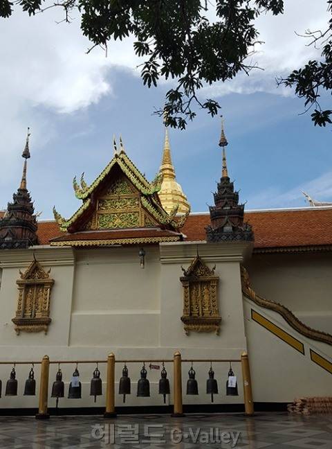 <치앙마이 도이수텝 사원> 사원 내, 한적한 곳에서