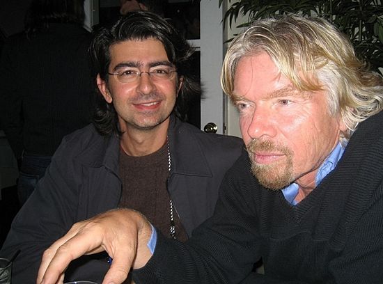 왼쪽이 이베이 창업자 피에르 오미다이어, 오른쪽은 버진그룹 회장 리쳐드 브랜드. 두 명 모두 많은 재산을 사회에 기부했다. (사진=위키피디아)