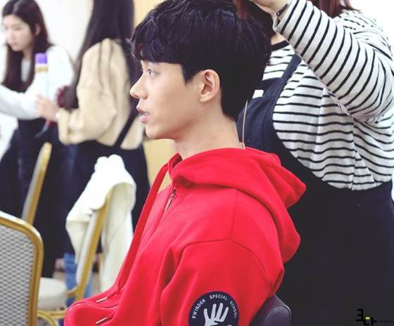 배우 전성우의 대기실 비하인드 사진이 공개됐다. © News1star/크다 컴퍼니