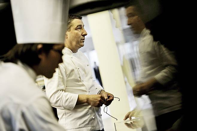 주방의 호안 로카.