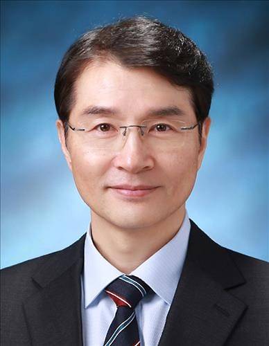 한국과학기술원(KAIST) 물리학과 조용훈 교수