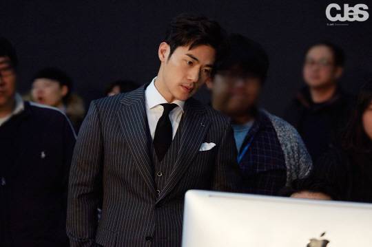 김강우