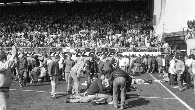 1989년 4월 힐스버러 참사로 리버풀 팬 96명이 숨졌다. 희생자 중에는 어린이와 여성도 적지 않았다.[중앙포토]