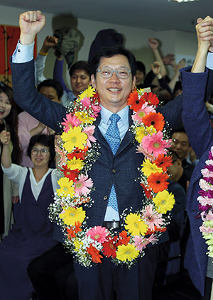 ⓒ연합뉴스 : 더민주 김경수(김해을) 후보 신도시에서 50%가 넘는 득표율을 올렸다.